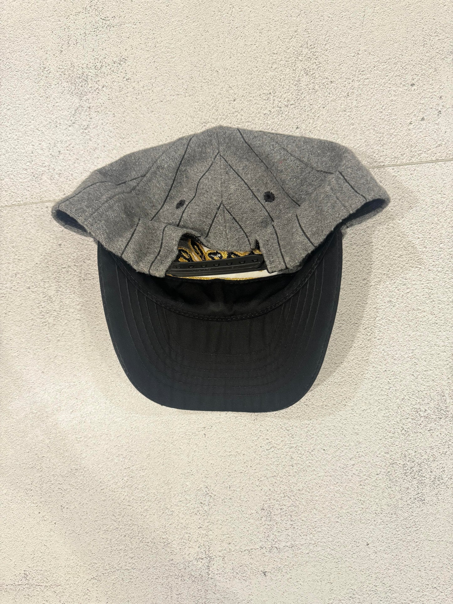 Vintage 90s Harley Davidson Pin Stripe Snap-Back Cap GREY/BLACK